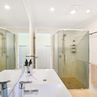 Ensuite - Lighthouse Beach Reatreat Port Macquarie Ensuite - Lighthouse Beach Reatreat Port Macquarie
